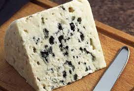 Blue cheese in pieces 100g