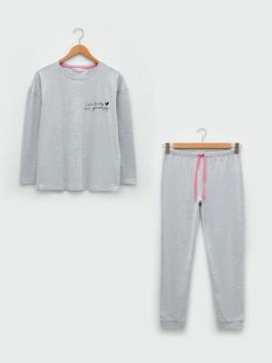 LCW DREAM Women's Long Sleeve Round Neck Pajama Set.